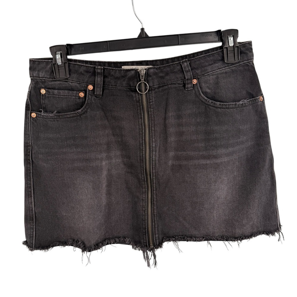 We The Free Black Denim Mini Skirt Raw Hem Zip Front Size 31" Y2K Style Grunge